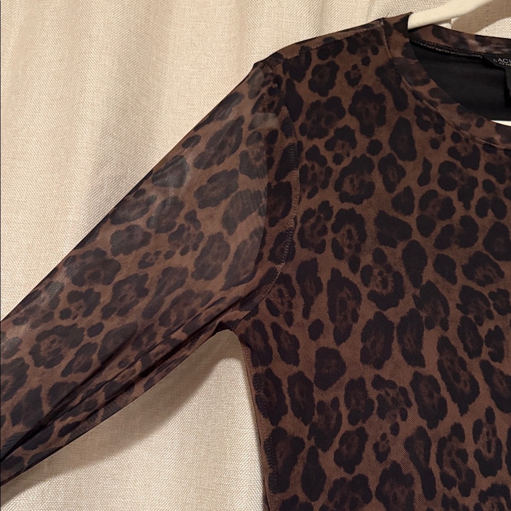 Rachel Zoe Leopard-Print Long Sleeve Midi Dress - Picture 3 of 5